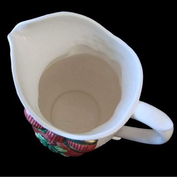 Vintage Inspirado ‘Deck the Holly’ Holiday Pitcher Christmas Holly & Bow design - Picture 6 of 12